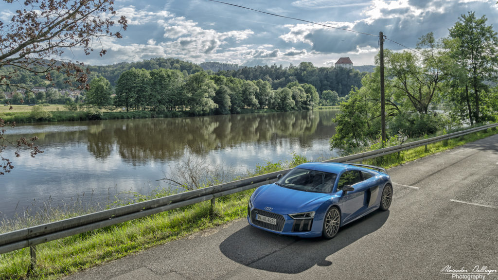 Audi R8 Arablue