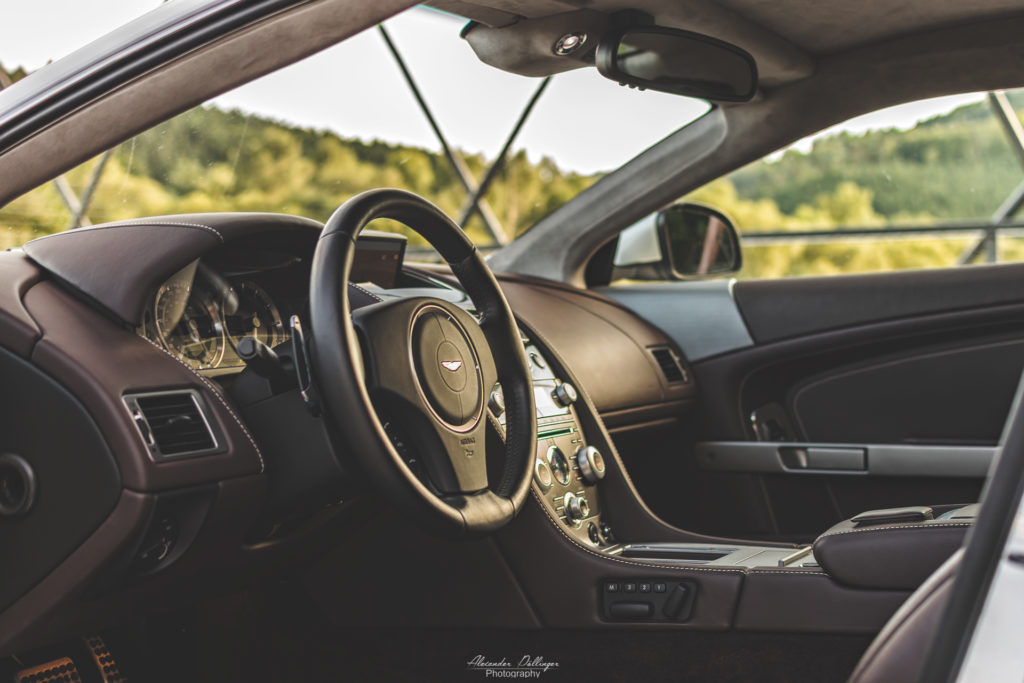 Aston Martin DB9 V12