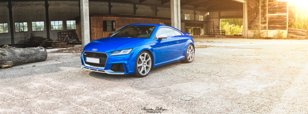 Audi TT RS 8S Arablau